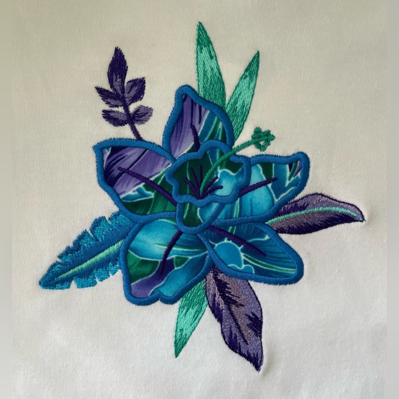 NWT Vintage Bon Worth Grandma Core Blue Purple Flower Appliqué Tee Shirt Top MP - Picture 3 of 4